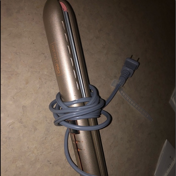 Conair blow dryer and straightener - Picture 2 of 3